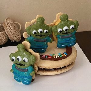 Alien Huge Macaron